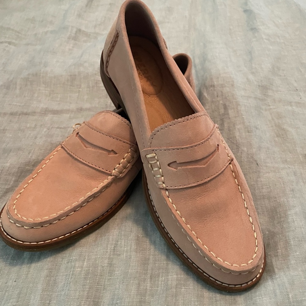 Sperry pink suede shoes